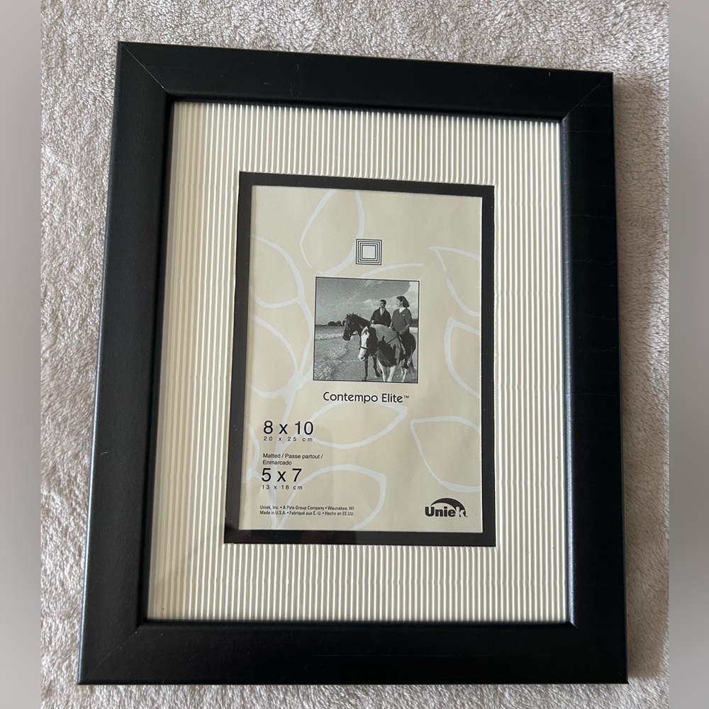 Black Photo Frame - Elegant Home Accent